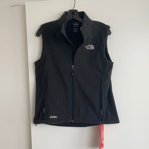 North face women’s windwall vest - new with tags
